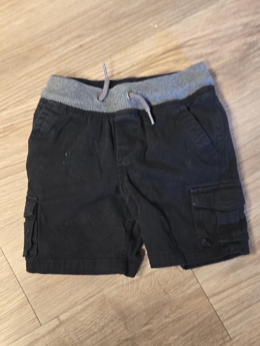 wonder nation Black Cargo Shorts with Gray Waistband